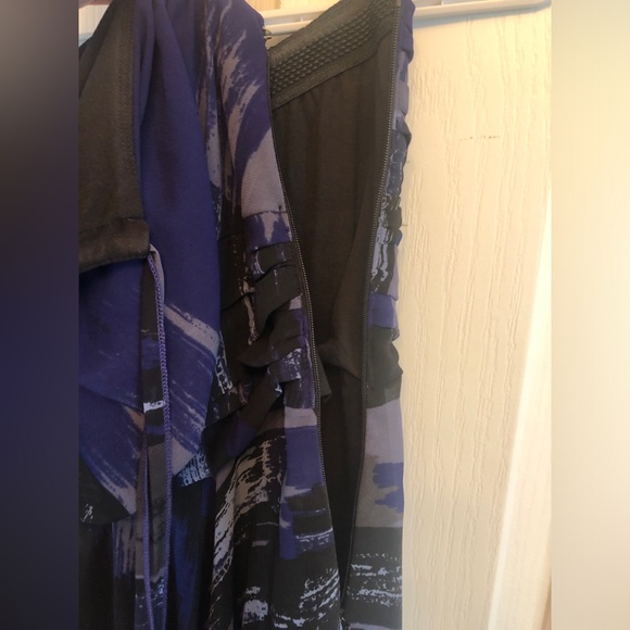 Le Chateau Halter Asymmetrical Dress (Size Small) - Picture 4 of 8